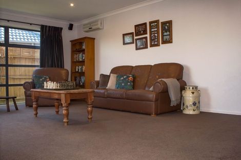 Photo of property in 13 Elm Drive, Rangiora, 7400