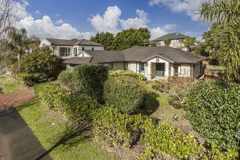 Photo of property in 6 English Oak Drive, Schnapper Rock, Auckland, 0632