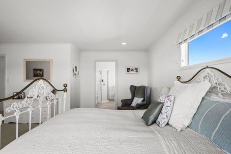 Photo of property in 158 Heta Road, Highlands Park, New Plymouth, 4312