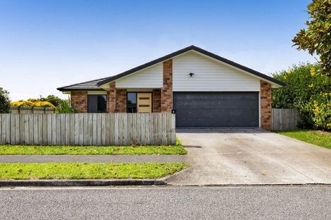Photo of property in 8 County Drive, Hawera, 4610