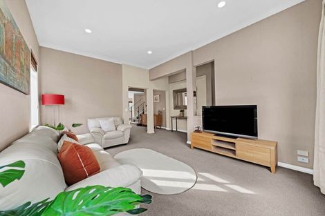 Photo of property in 11 Gordal Place, Flat Bush, Auckland, 2016