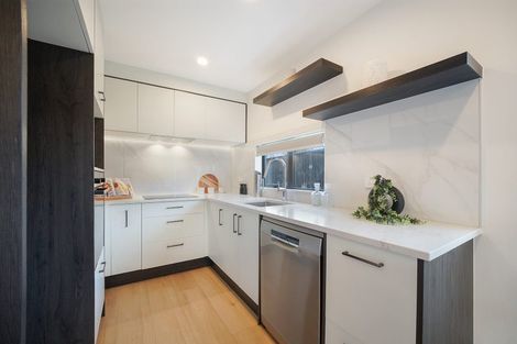 Photo of property in 8/32 Tiraumea Drive, Pakuranga, Auckland, 2010