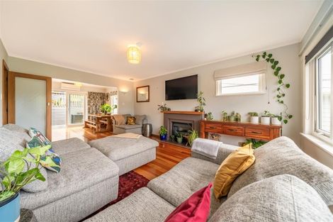 Photo of property in 76 Redwood Avenue, Tawa, Wellington, 5028