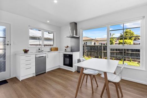 Photo of property in 2/42 Prossers Road, Saint Martins, Christchurch, 8022