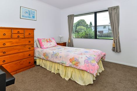 Photo of property in 28a Hoylake Place, Wattle Downs, Auckland, 2103