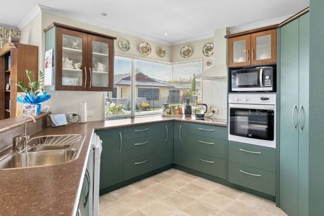 Photo of property in 4 Campbell Grove, Levin, 5510