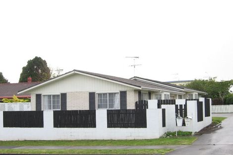 Photo of property in 1/41 Prince Regent Drive, Half Moon Bay, Auckland, 2012