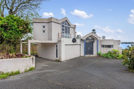 Photo of property in 2/33 Beresford Street, Bayswater, Auckland, 0622