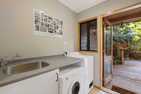 Photo of property in 11 Calypso Place, Rothesay Bay, Auckland, 0630