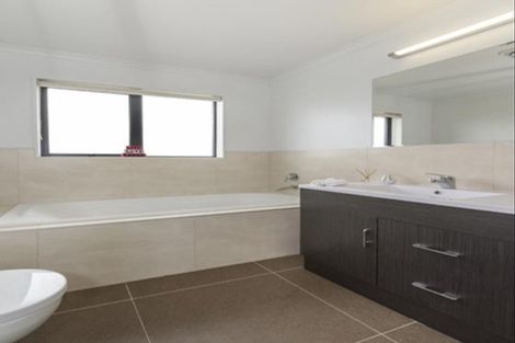 Photo of property in 12 Peerless Avenue, Takanini, 2112