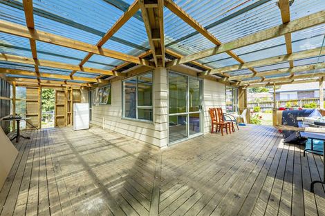 Photo of property in 11 Lori Place, Massey, Auckland, 0614