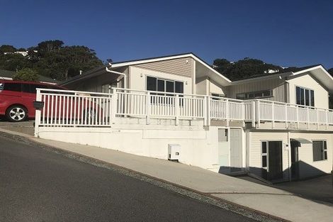 Photo of property in 1 Cherry Grove, Strathmore Park, Wellington, 6022