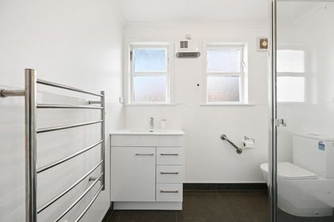 Photo of property in 4 Denz Street, Maeroa, Hamilton, 3200