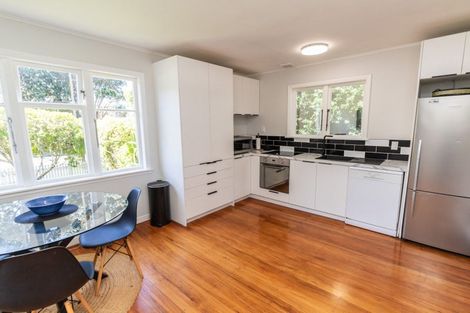 Photo of property in 112 Oriel Avenue, Tawa, Wellington, 5028