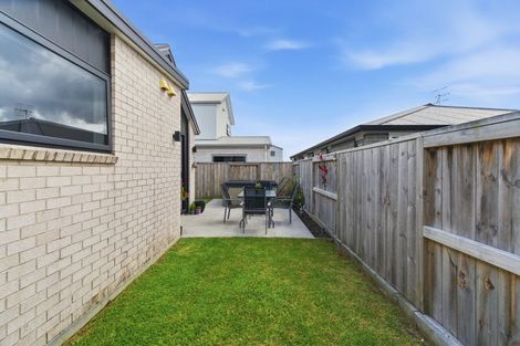 Photo of property in 16 Hinaki Street, Poike, Tauranga, 3112