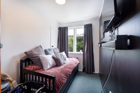 Photo of property in 24 Derby Place, Cannons Creek, Porirua, 5024