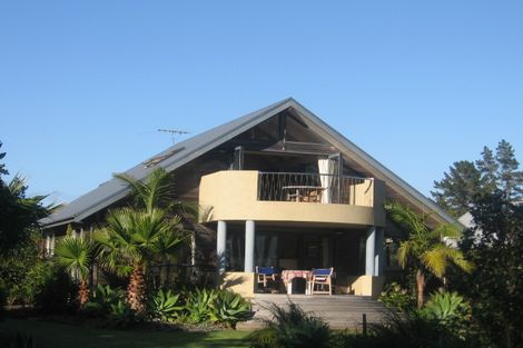 Photo of property in 109 Pacific Parade, Matarangi, Whitianga, 3592