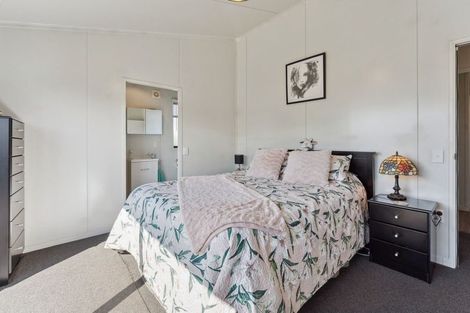 Photo of property in 68 Grey Street, Woodville, 4920