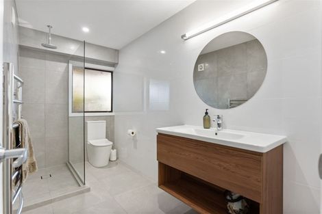 Photo of property in 133 Sandspit Road, Shelly Park, Auckland, 2014