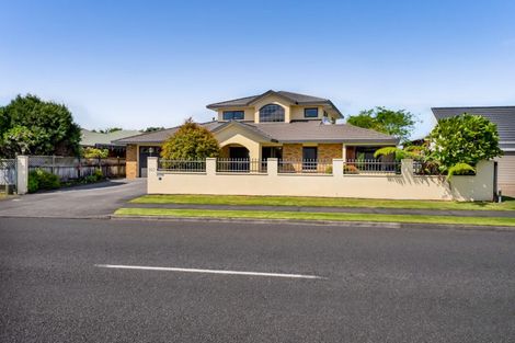 Photo of property in 102 Branch Road, Highlands Park, New Plymouth, 4312