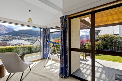 Photo of property in 8 Oregon Drive, Kelvin Heights, Queenstown, 9300