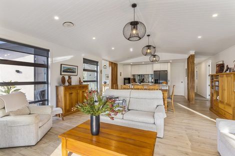 Photo of property in 19 Titoki Lane, Whangamata, 3691