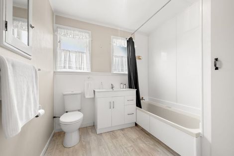 Photo of property in 11 Cole Street, Naenae, Lower Hutt, 5011