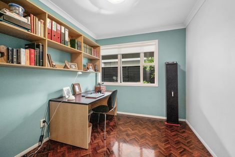 Photo of property in 31 Ocean View Road, Milford, Auckland, 0620