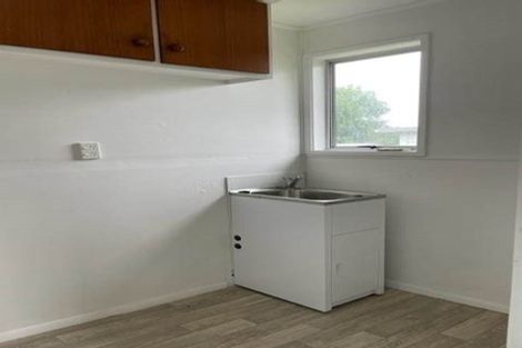 Photo of property in 24 Becker Drive, Weymouth, Auckland, 2103