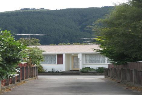 Photo of property in 5 Whirinaki Crescent, Heretaunga, Upper Hutt, 5018