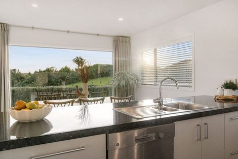 Photo of property in 1 Fender Close, Pyes Pa, Tauranga, 3112