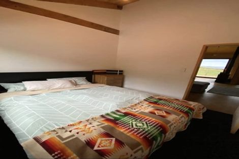 Photo of property in 28 Centrebush Lane, Raglan, 3295