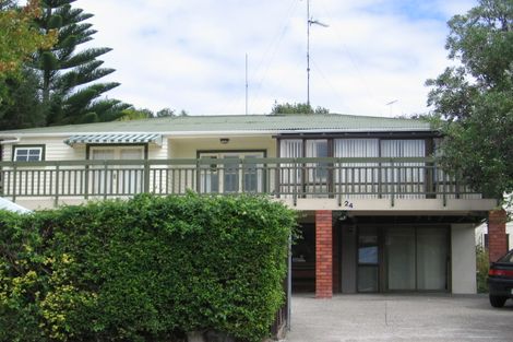 Photo of property in 24 Lyons Avenue, Murrays Bay, Auckland, 0630