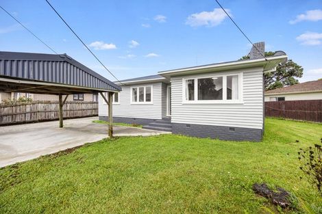 Photo of property in 40 Reid Road, New Lynn, Auckland, 0600