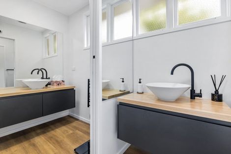 Photo of property in 77 Easther Crescent, Kew, Dunedin, 9012