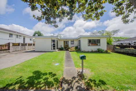 Photo of property in 20 Leaver Place, Weymouth, Auckland, 2103