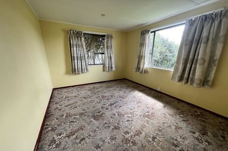 Photo of property in 72 Kelman Road, Kelston, Auckland, 0602