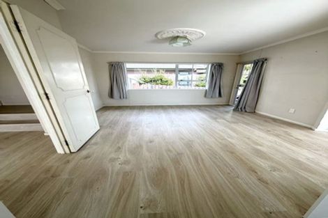 Photo of property in 2/71 Browns Bay Road, Browns Bay, Auckland, 0630