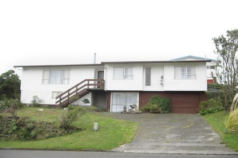 Photo of property in 1 Edgecombe Street, Newlands, Wellington, 6037