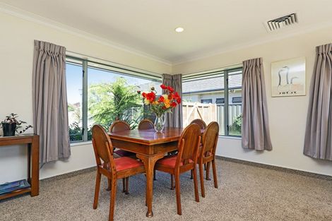 Photo of property in 28 Kensington Drive, Taradale, Napier, 4112