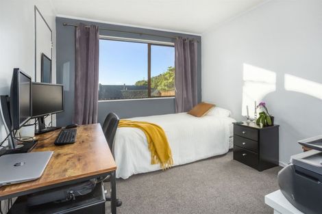 Photo of property in 76 Omapere Street, Whitby, Porirua, 5024