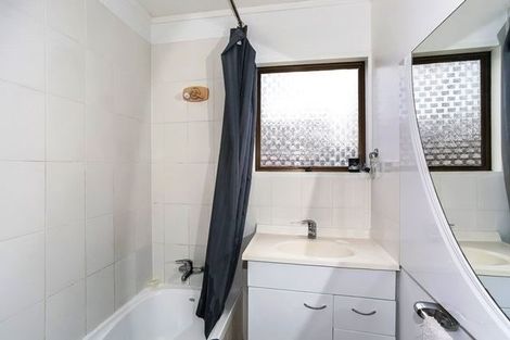 Photo of property in 2/23 Gaylands Place, Opaheke, Papakura, 2113