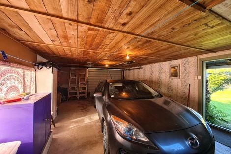 Photo of property in 15 Driving Creek Road, Coromandel, 3506