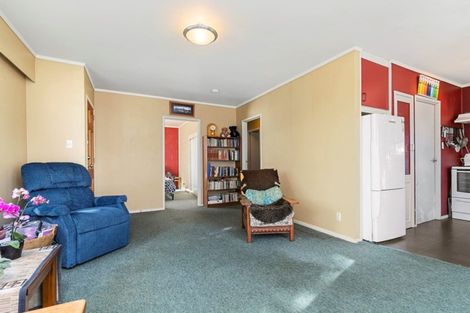 Photo of property in 1/19 Kathleen Street, Totara Vale, Auckland, 0627