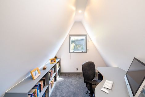 Photo of property in 6 Fitzroy Road, Bluff Hill, Napier, 4110