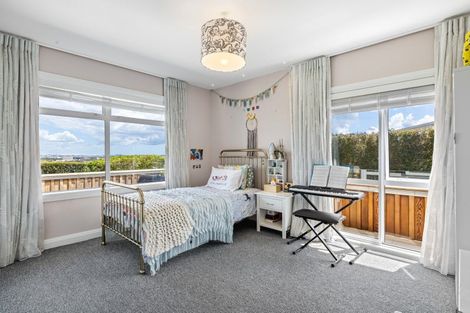 Photo of property in 21a Castor Bay Road, Castor Bay, Auckland, 0620