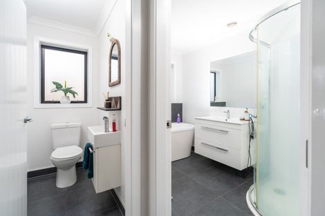 Photo of property in 79 Spenmoor Street, Newlands, Wellington, 6037