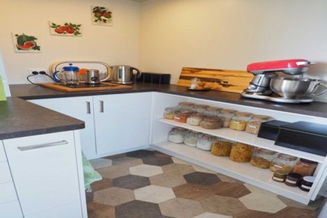 Photo of property in 121 Thompson Road, Bluff Hill, Napier, 4110