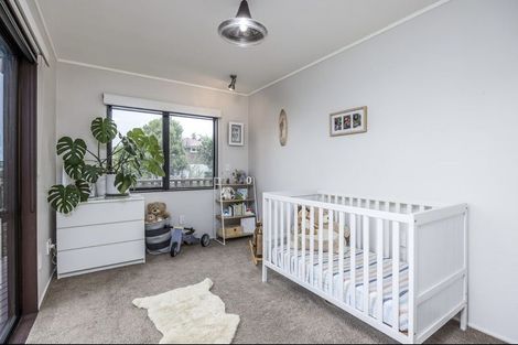 Photo of property in 30 Te Anau Place, Pakuranga Heights, Auckland, 2010