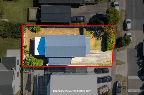 Photo of property in 35 Becker Drive, Weymouth, Auckland, 2103